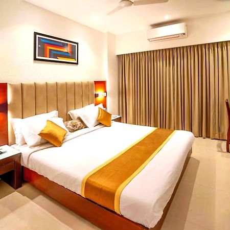Hotel Hills Park Pathanāmthitta Esterno foto