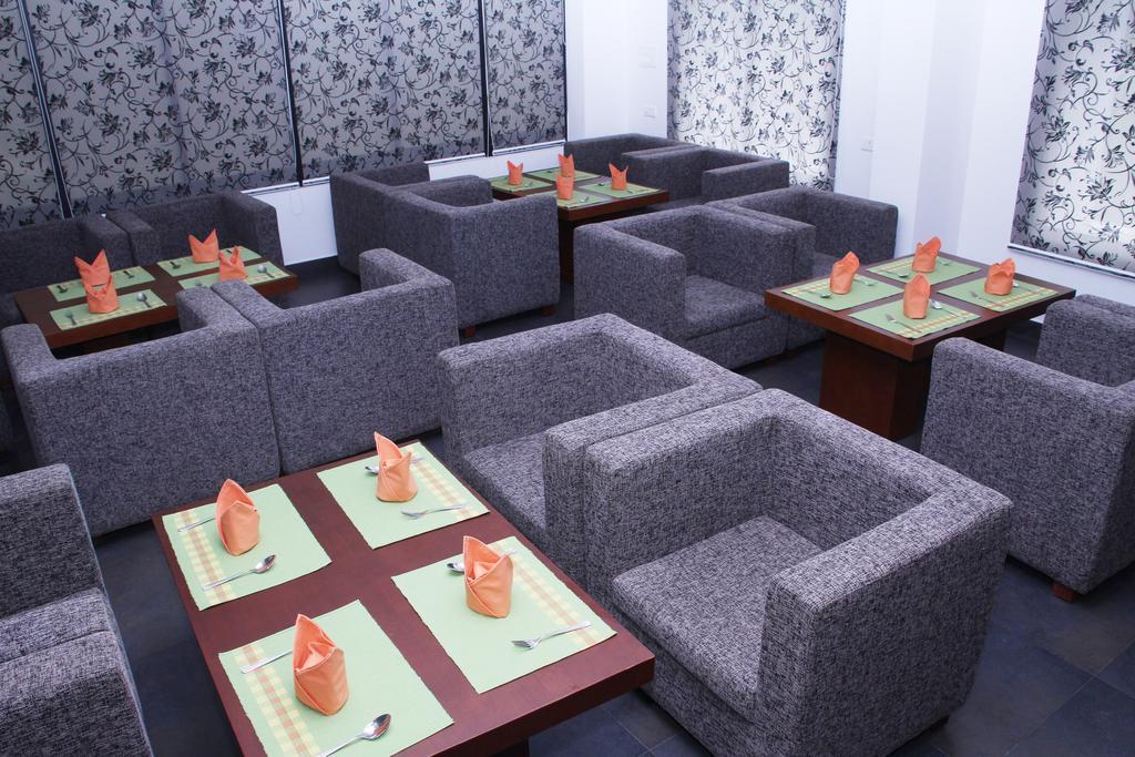 Hotel Hills Park Pathanāmthitta Esterno foto