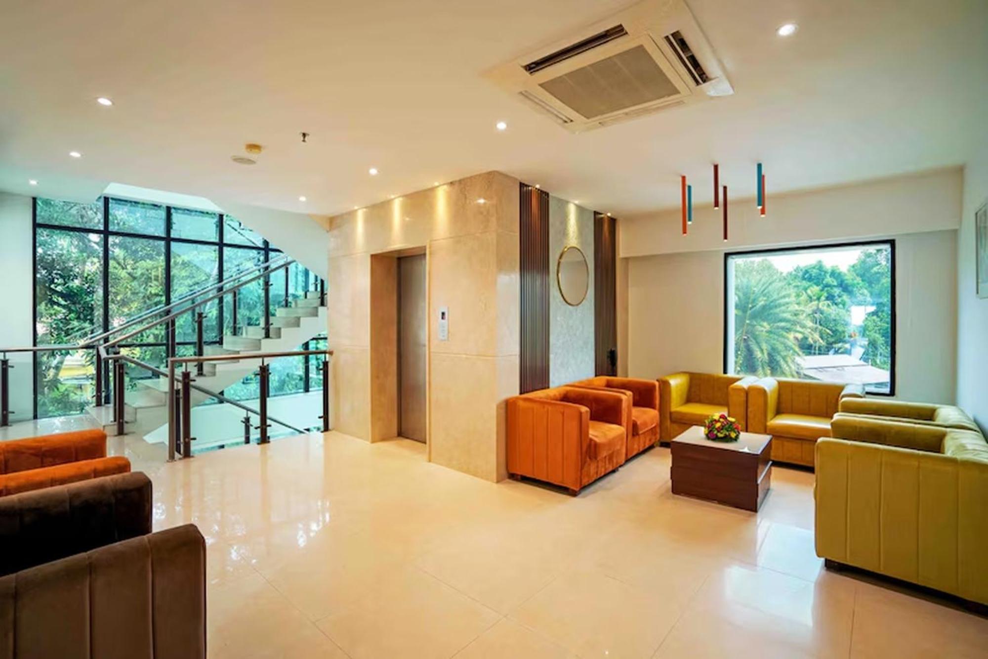 Hotel Hills Park Pathanāmthitta Esterno foto