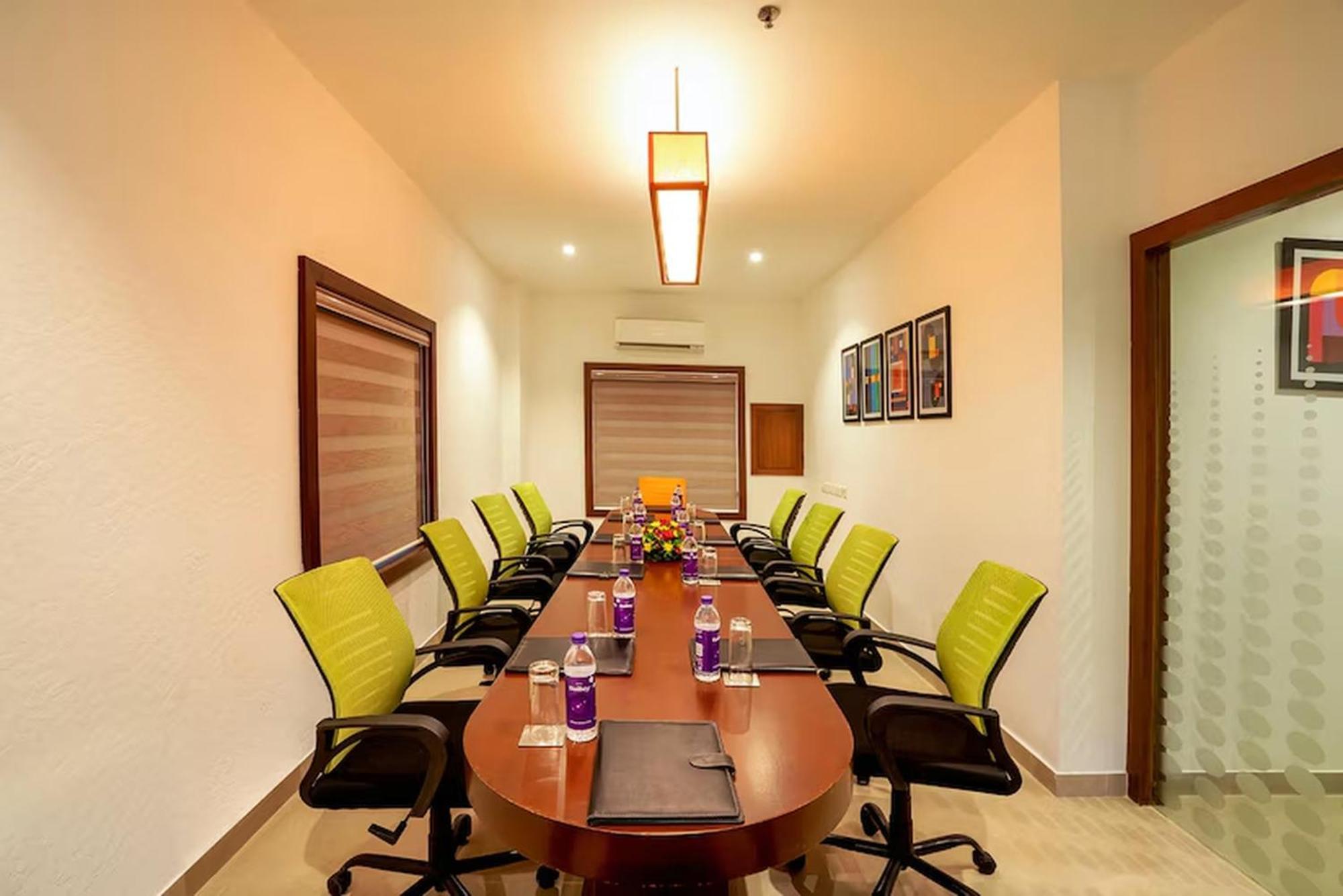 Hotel Hills Park Pathanāmthitta Esterno foto