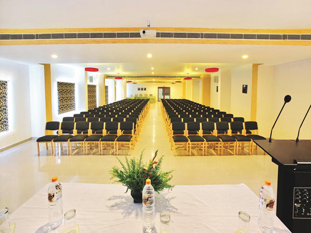 Hotel Hills Park Pathanāmthitta Esterno foto