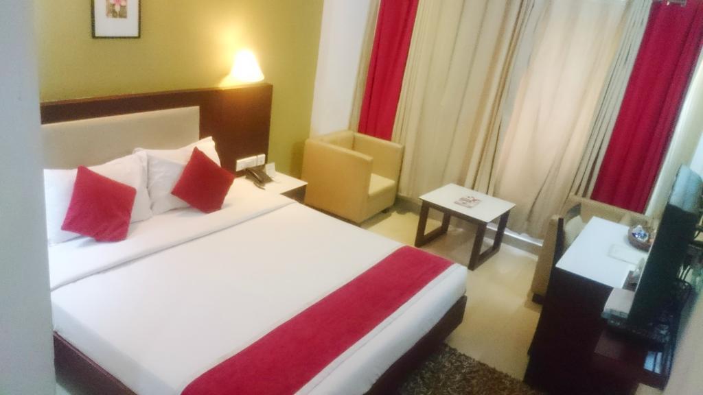 Hotel Hills Park Pathanāmthitta Esterno foto