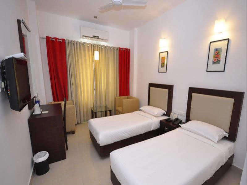 Hotel Hills Park Pathanāmthitta Esterno foto